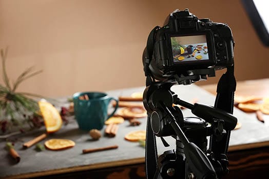 food photography camera meal professional lcd screen point of view rainy day photo project idea