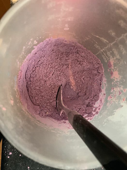 making purple holi powder