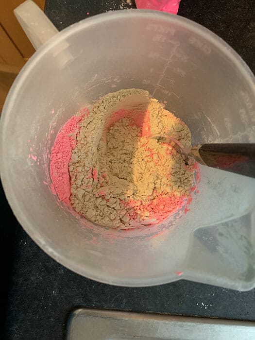 mixing holi powder