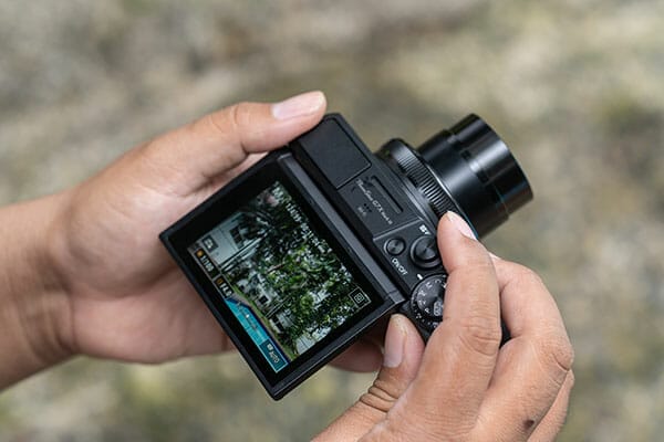 What Camera is Best? 10 Important Camera Features to Look out for by iPhotography.com