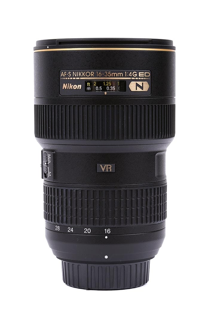 What Lenses Do Beginner Photographers Need? FULL GUIDE